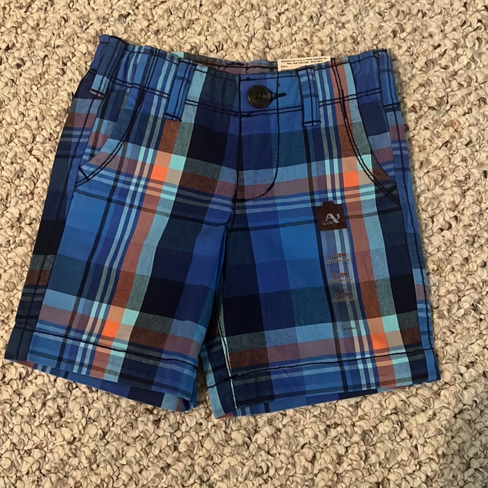 Arizona Jeans Company boys 12-18 months shorts.